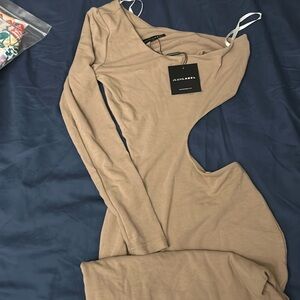 One sleeve cut out midi dress